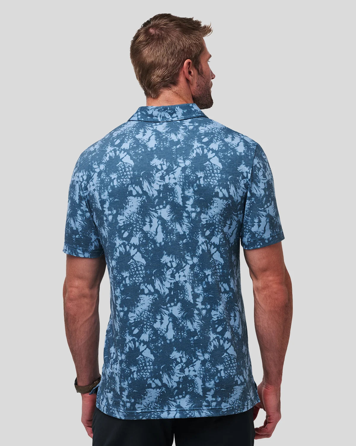 Travis Mathew Featherweight Please golf polo print detail